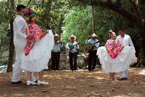 how to dance huapango: exploring the cultural roots of huapango music and dance